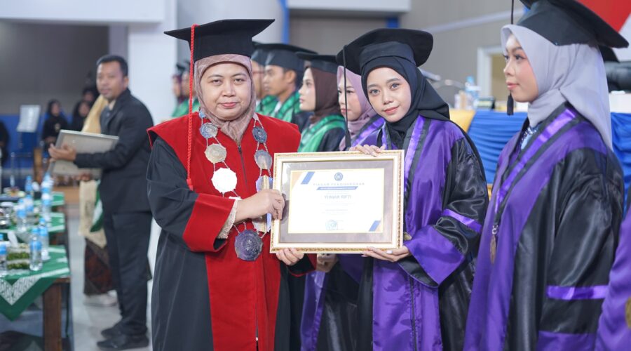 Wisudawan Berprestasi